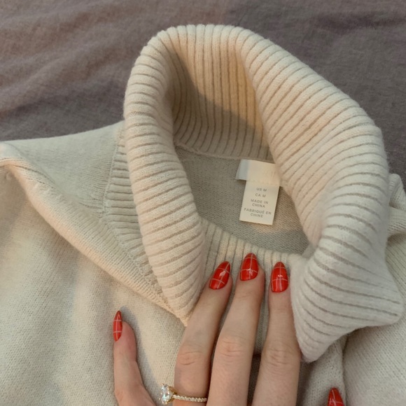 Cozy, knit turtleneck dress! - Picture 4 of 5